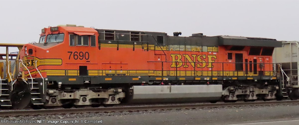 BNSF 7690